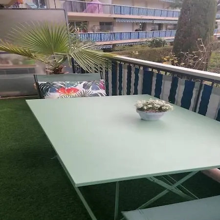 In Near The Beach, Cleaning Included アンティーブ